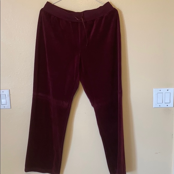 VELOUR MERLOT SORBET 2 piece Active Wear. - Picture 3 of 12